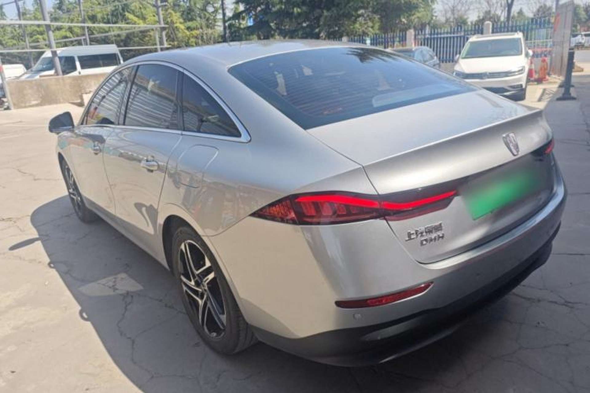 Used Roewe D7 2023 DMH 125km Flagship Edition Rear Left 45 Deg