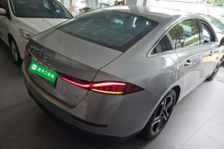 Used Roewe D7 2023 DMH 125km Excellence Edition Rear Right 45 Deg