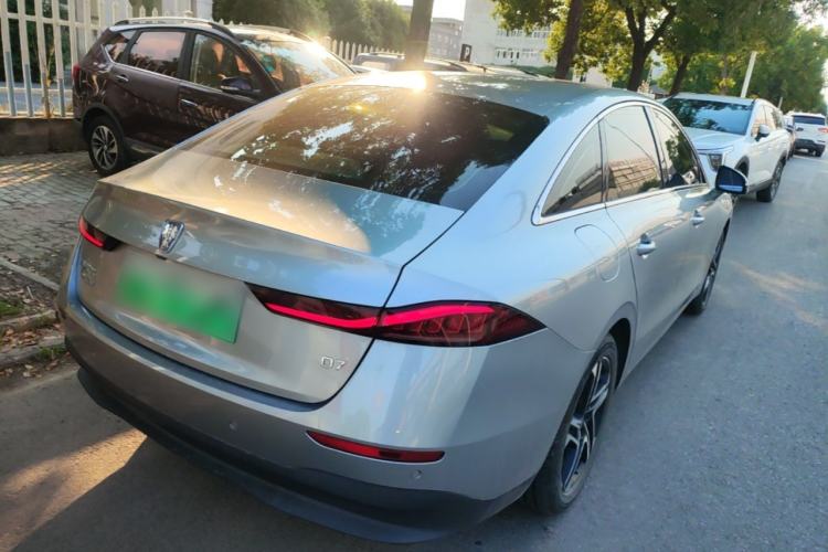 Used Roewe D7 2023 DMH 125km Flagship Edition Rear Right 45 Deg