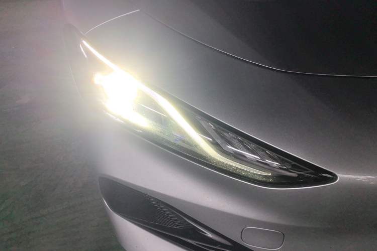 Used Roewe D7 2023 DMH 125km Flagship Edition Right Front Headlight