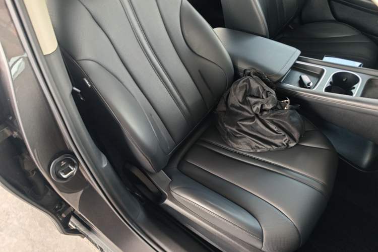 Used Roewe D7 2023 DMH 125km Superior Edition Right Front Seat