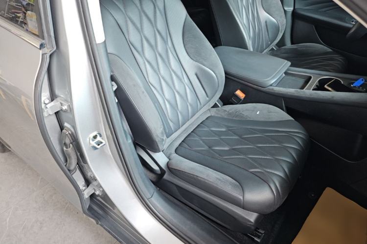 Used Roewe D7 2023 DMH 125km Excellence Edition Right Front Seat