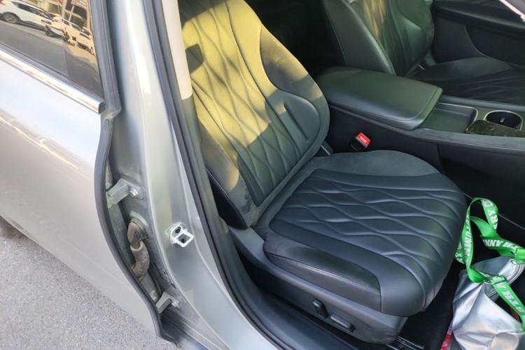 Used Roewe D7 2023 DMH 125km Flagship Edition Right Front Seat