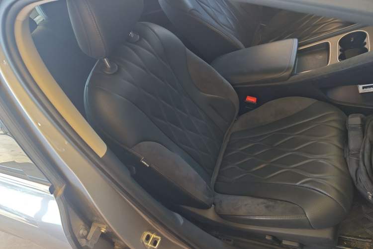 Used Roewe D7 2023 DMH 125km Flagship Edition Right Front Seat