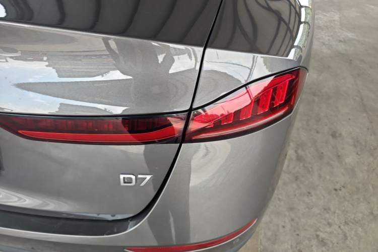 Used Roewe D7 2023 DMH 125km Superior Edition Right Rear Taillight