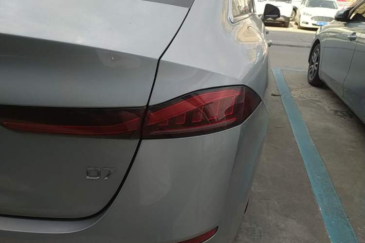 Used Roewe D7 2023 DMH 125km Flagship Edition Right Rear Taillight