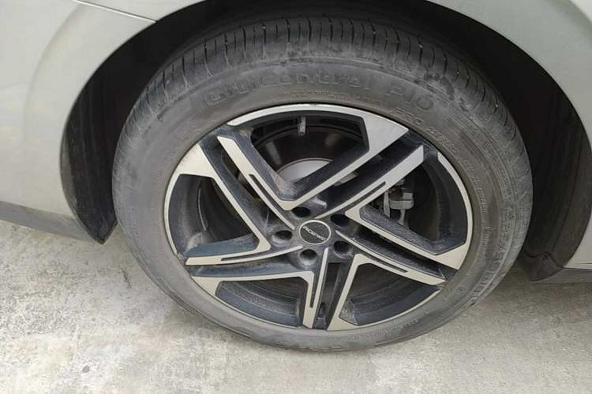 Used Roewe D7 2023 DMH 125km Flagship Edition Right Rear Wheel Hub