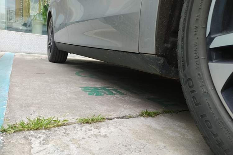 Used Roewe D7 2023 DMH 125km Flagship Edition Right Side Sill