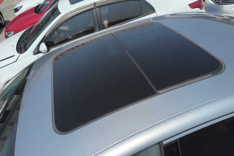 Used Roewe D7 2023 DMH 125km Flagship Edition Roof