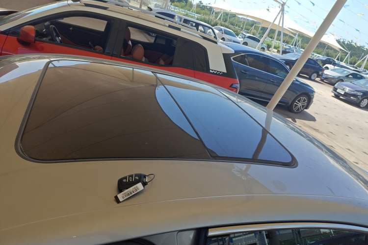 Used Roewe D7 2023 DMH 125km Flagship Edition Roof