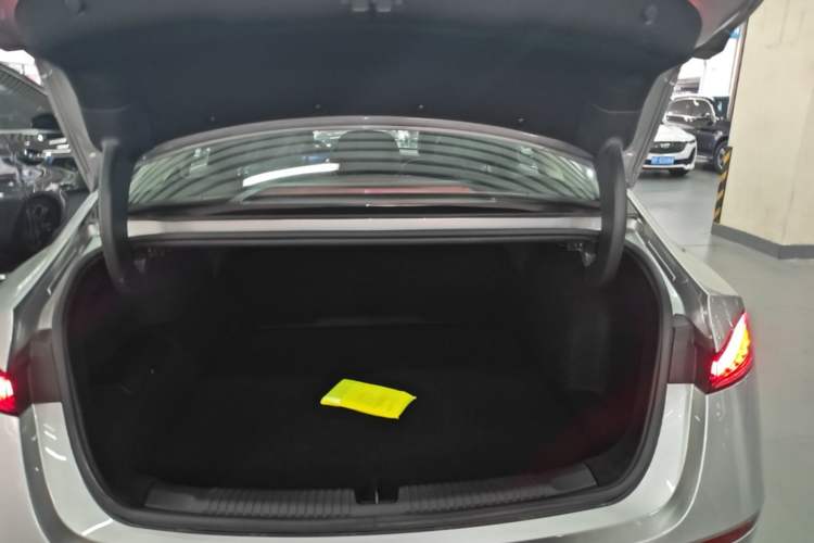 Used Roewe D7 2023 DMH 125km Flagship Edition Trunk