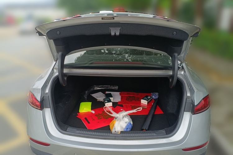 Used Roewe D7 2023 DMH 125km Flagship Edition Trunk