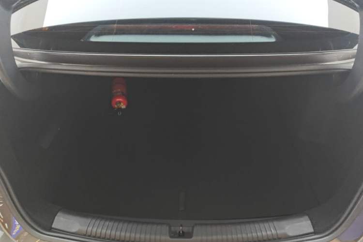 Used Roewe D7 2023 DMH 125km Superior Edition Trunk