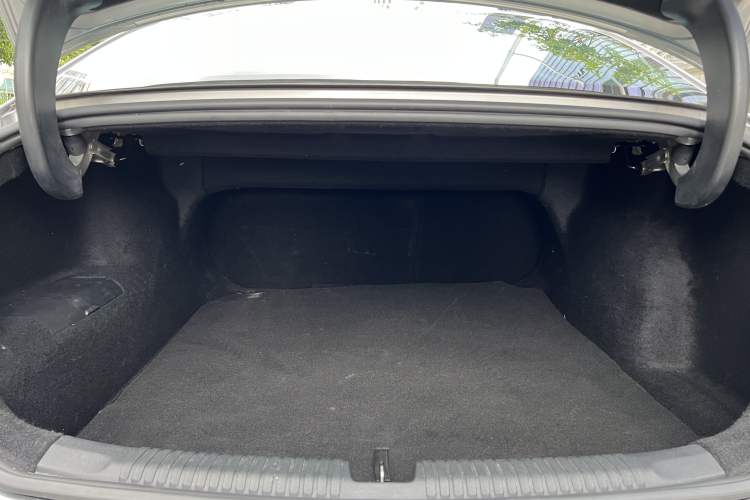 Used Roewe D7 2023 DMH 125km Excellence Edition Trunk