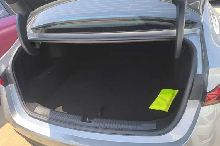 Used Roewe D7 2023 DMH 125km Flagship Edition Trunk
