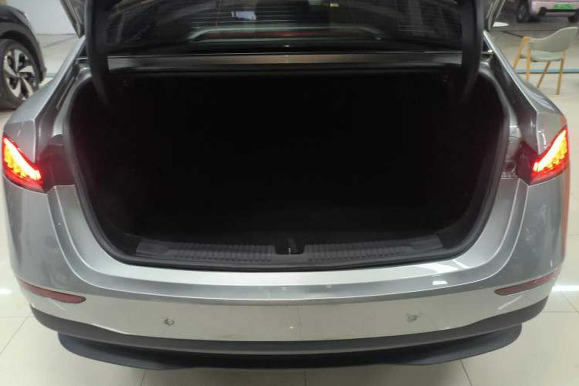 Used Roewe D7 2023 DMH 125km Flagship Edition Trunk