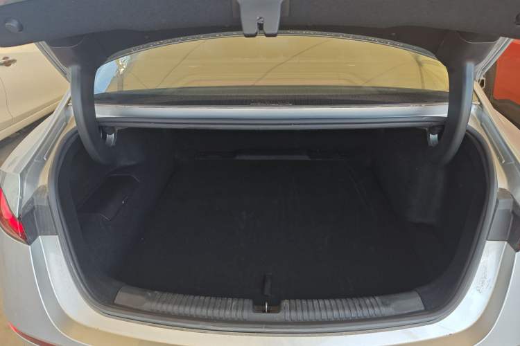 Used Roewe D7 2023 DMH 125km Flagship Edition Trunk