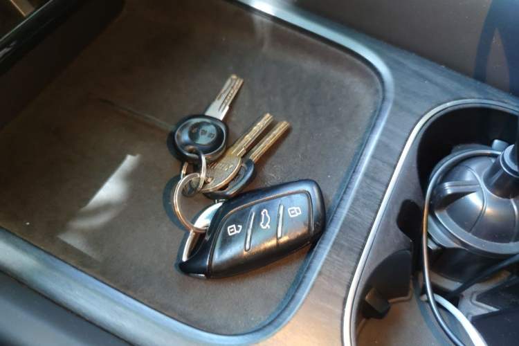 Used Roewe D7 2023 DMH 125km Superior Edition Vehicle Key
