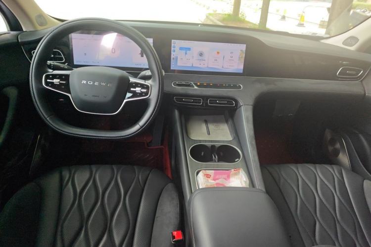Used Roewe D7 2023 DMH 125km Flagship Edition Center Console