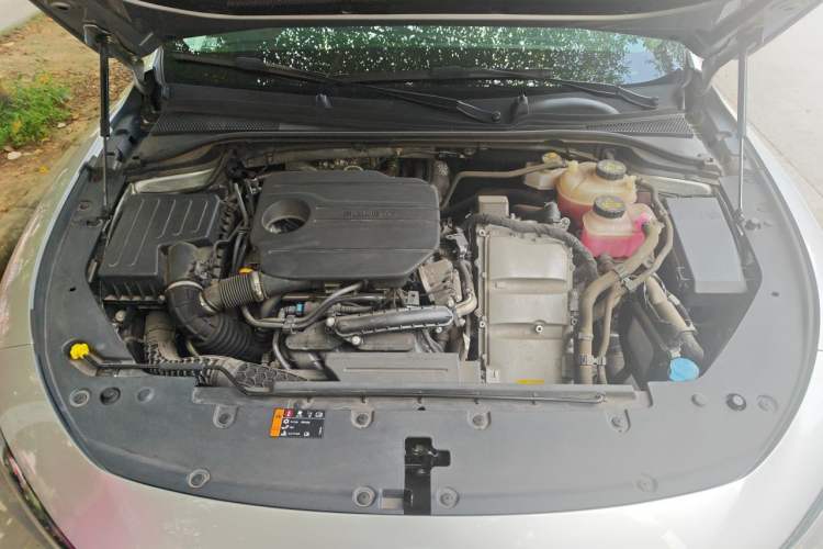 Used Roewe D7 2023 DMH 125km Flagship Edition Engine Bay