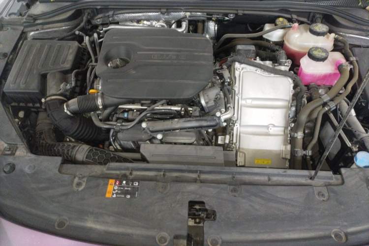 Used Roewe D7 2023 DMH 125km Flagship Edition Engine Bay