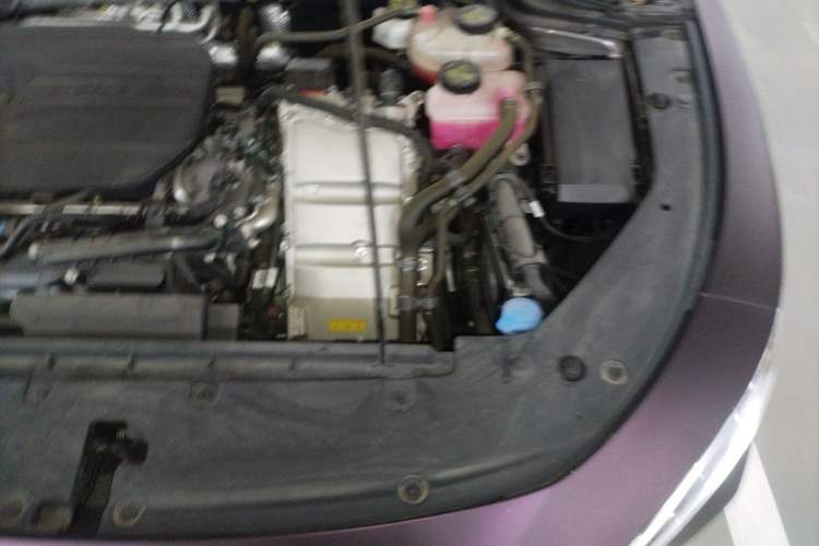Used Roewe D7 2023 DMH 125km Flagship Edition Engine Bay Left