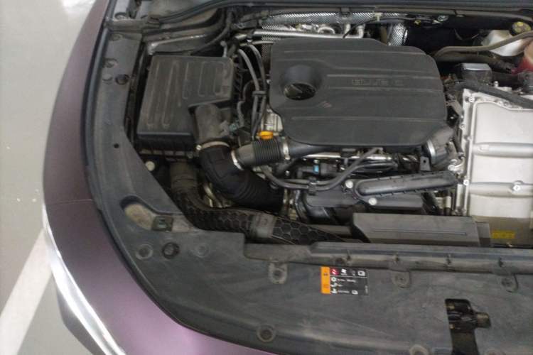 Used Roewe D7 2023 DMH 125km Flagship Edition Engine Bay Right