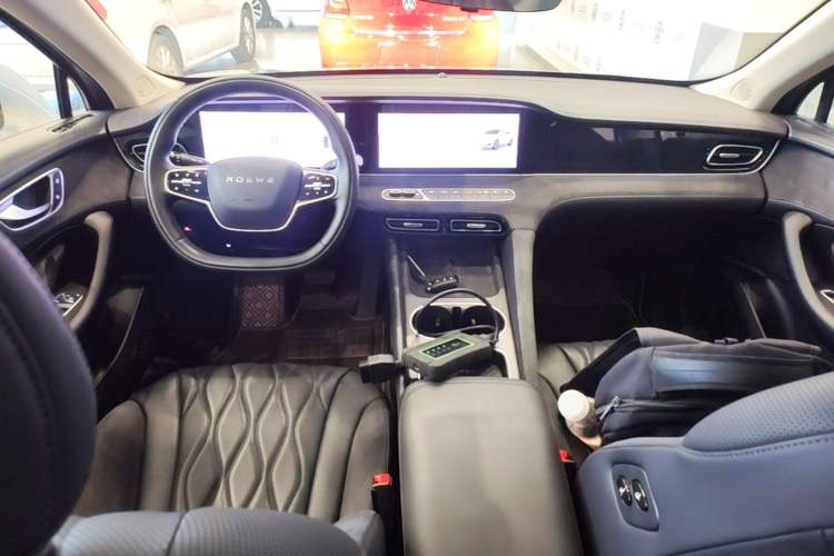 Used Roewe D7 2023 DMH 125km Flagship Edition Center Console