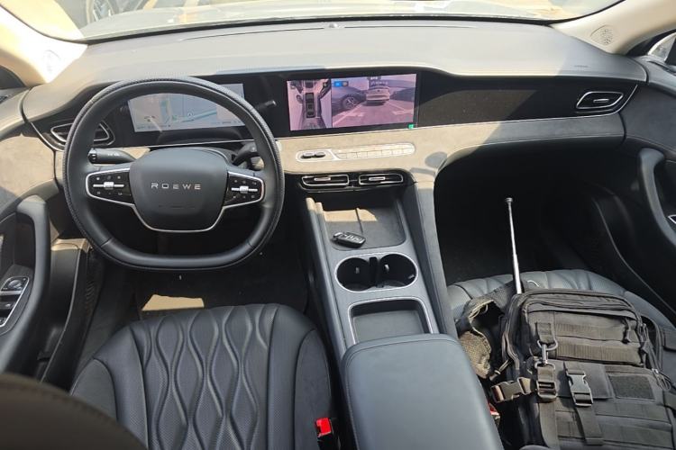 Used Roewe D7 2023 DMH 125km Flagship Edition Center Console