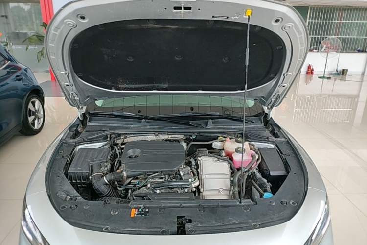 Used Roewe D7 2023 DMH 125km Superior Edition Engine Bay