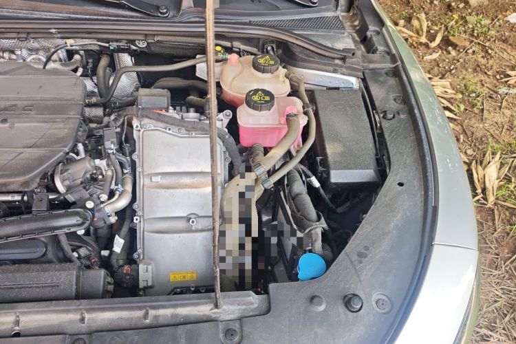 Used Roewe D7 2023 DMH 125km Flagship Edition Engine Bay Left