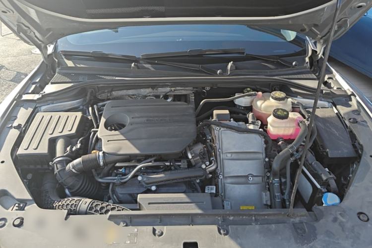 Used Roewe D7 2023 DMH 125km Flagship Edition Engine Bay