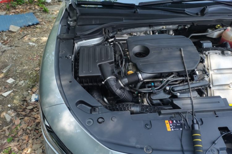 Used Roewe D7 2023 DMH 125km Flagship Edition Engine Bay Right