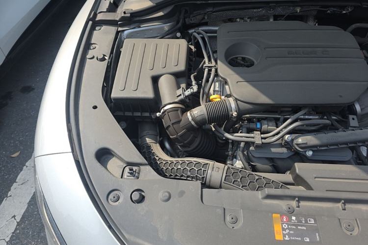 Used Roewe D7 2023 DMH 125km Flagship Edition Engine Bay Right