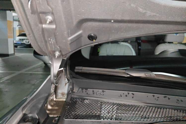 Used Roewe D7 2023 DMH 125km Excellence Edition Engine Bay Right