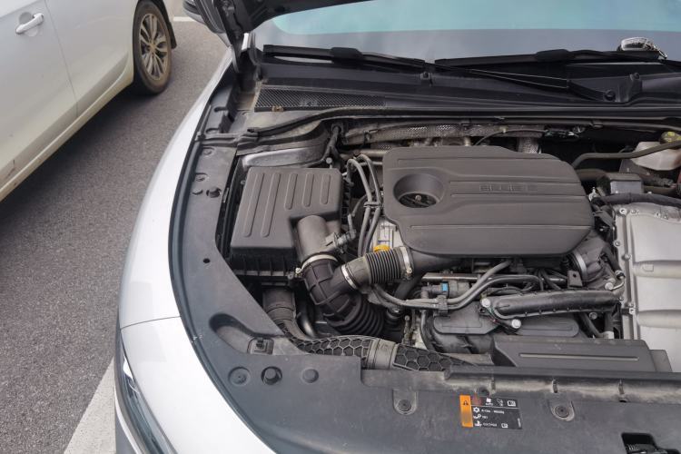 Used Roewe D7 2023 DMH 125km Excellence Edition Engine Bay Right