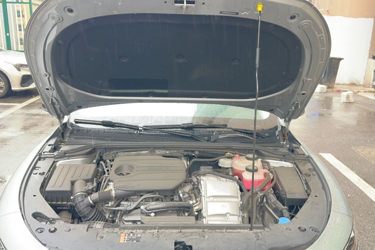 Used Roewe D7 2023 DMH 125km Excellence Edition Engine Bay