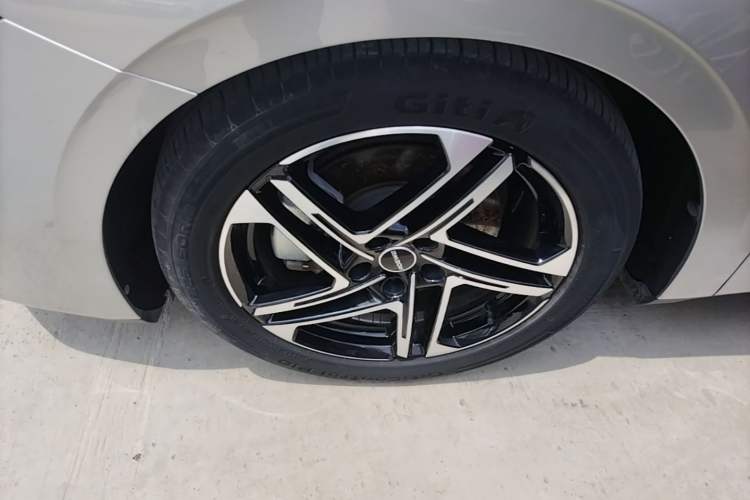 Used Roewe D7 2023 DMH 125km Flagship Edition Exterior 4