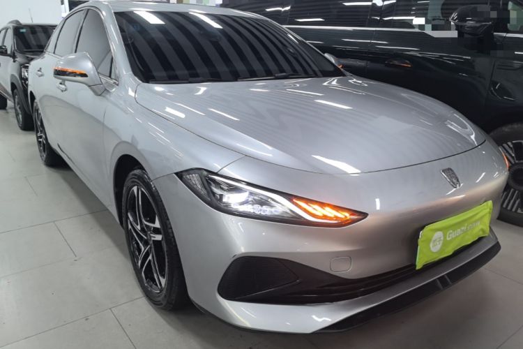 Used Roewe D7 2023 DMH 125km Superior Edition Front Right 45 Deg