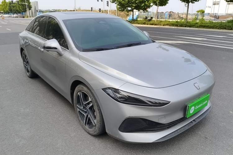 Used Roewe D7 2023 DMH 125km Flagship Edition Front Right 45 Deg
