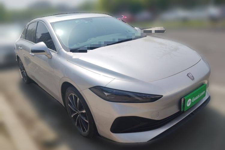 Used Roewe D7 2023 DMH 125km Superior Edition Front Right 45 Deg
