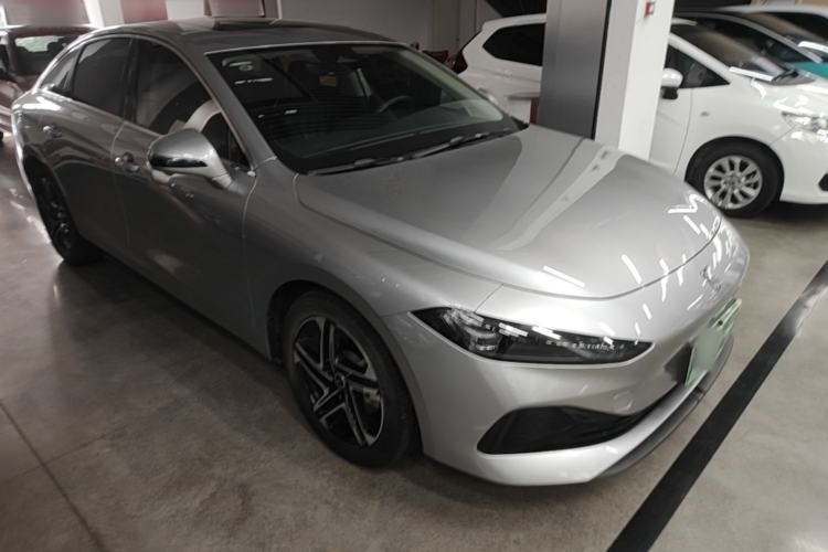 Used Roewe D7 2023 DMH 125km Flagship Edition Front Right 45 Deg