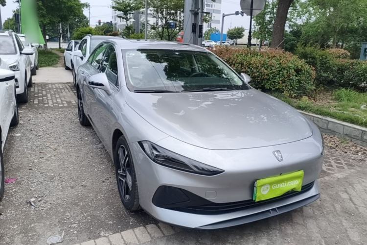 Used Roewe D7 2023 DMH 125km Flagship Edition Front Right 45 Deg