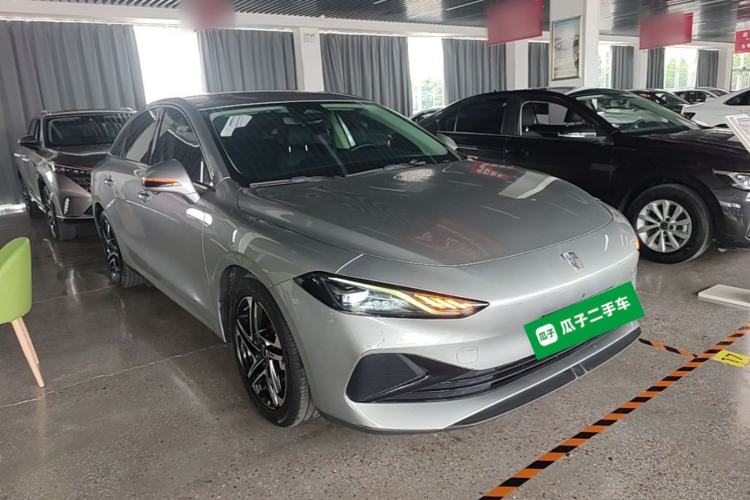 Used Roewe D7 2023 DMH 125km Flagship Edition Front Right 45 Deg