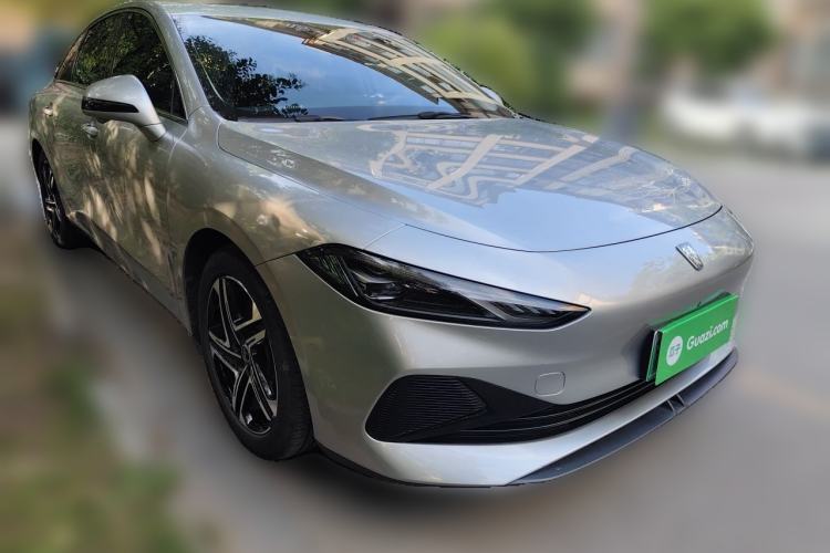 Used Roewe D7 2023 DMH 125km Flagship Edition Front Right 45 Deg