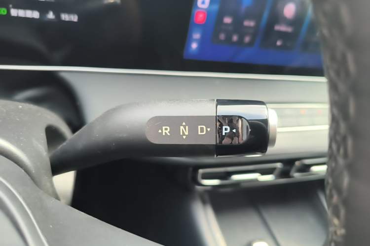 Used Roewe D7 2023 DMH 125km Superior Edition Gear Lever