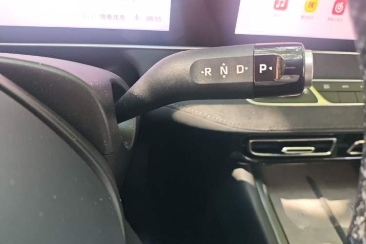 Used Roewe D7 2023 DMH 125km Flagship Edition Gear Lever