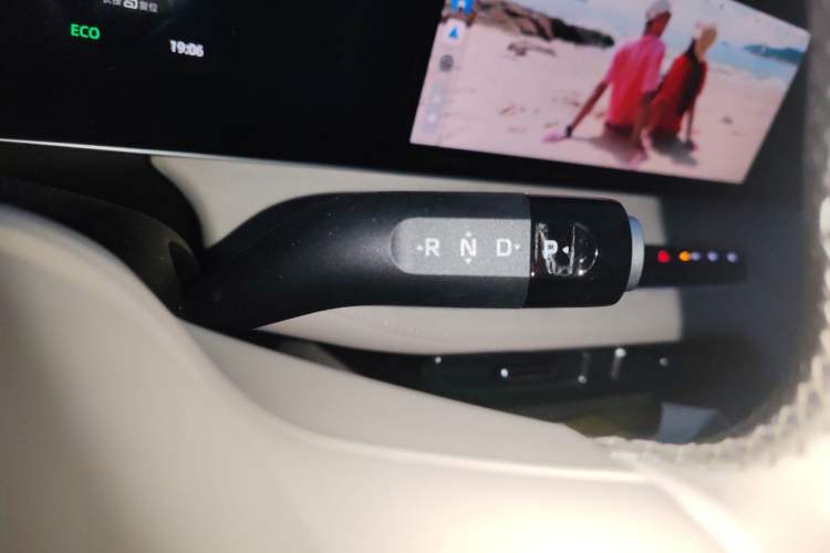 Used Roewe D7 2023 EV 510km Rear-Drive Excellence Edition Gear Lever