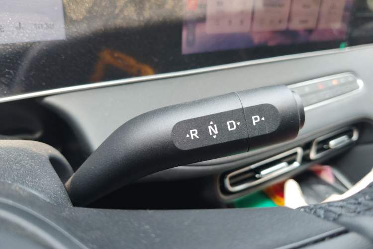 Used Roewe D7 2023 DMH 125km Superior Edition Gear Lever