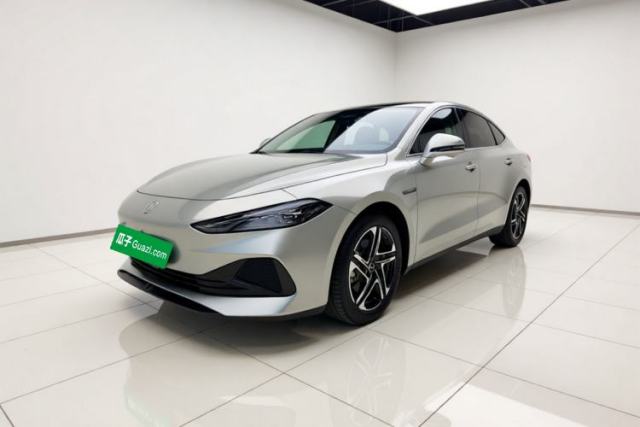 Ojetý Roewe D7 2023 DMH 125km Flagship Edition